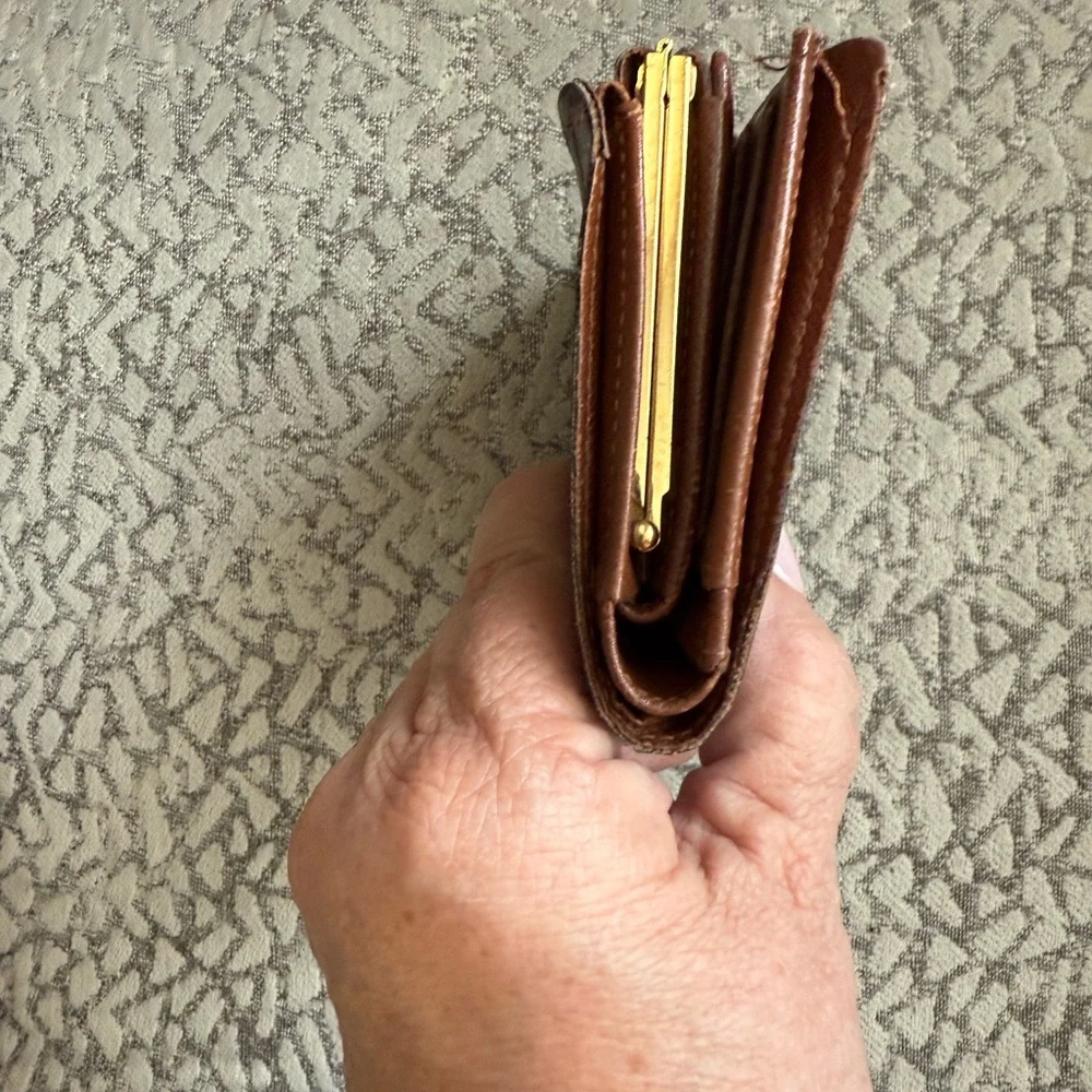 Louis Vuitton Authentic Monogram Wallet